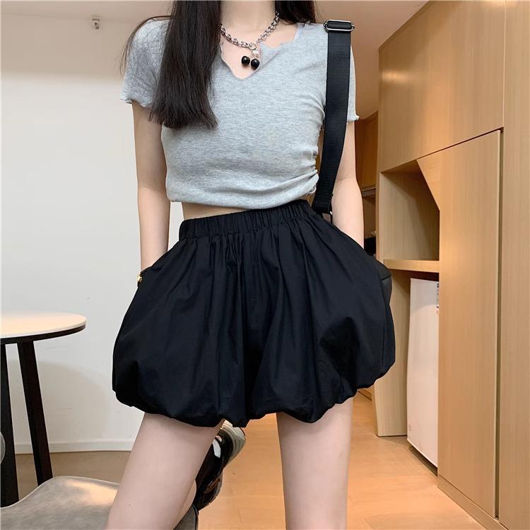 Women s 2024 Summer Casual Elastic Waist Wide-Leg Bloomers - Loose Lantern Shorts Skirt. 2XL чорний
Women s 2024 Summer Casual Elastic Waist Wide-Leg Bloomers - Loose Lantern Shorts Skirt. 2XL чорний