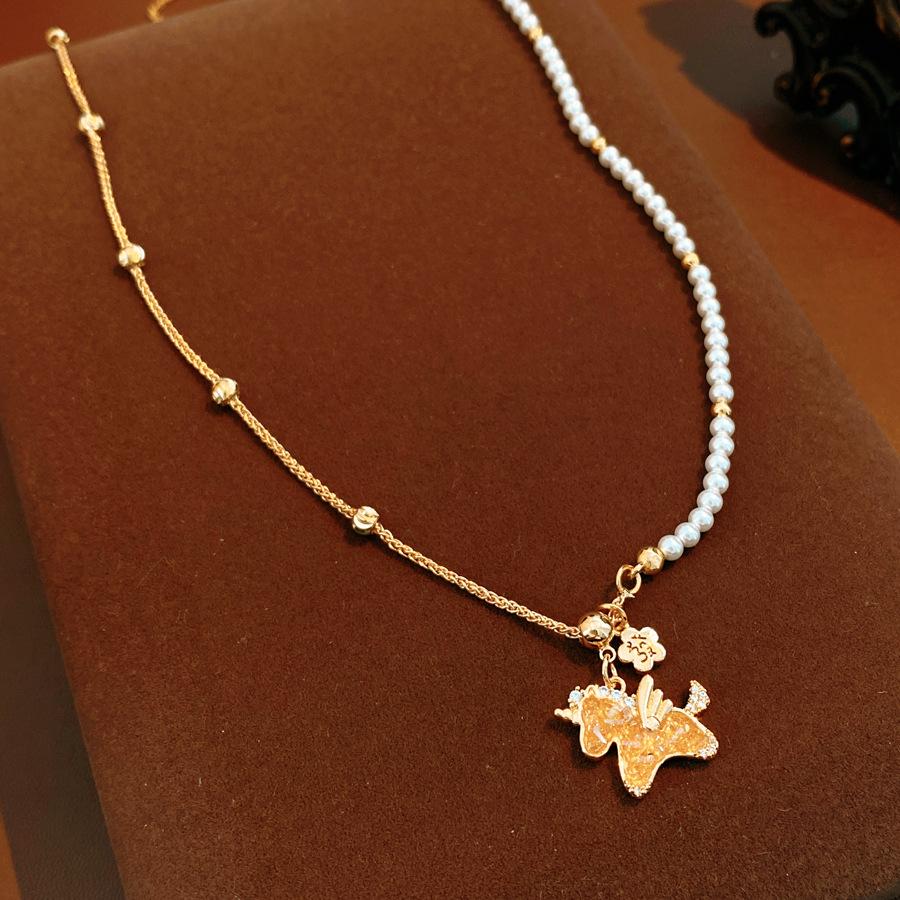 Pony Gourd Light Luxury Niche Chain Collarbone Necklace белый/золотой
Pony Gourd Light Luxury Niche Chain Collarbone Necklace белый/золотой