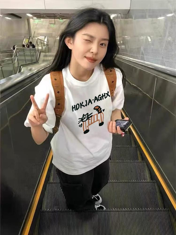 Pure Cotton White Short Sleeve Women s T-Shirt - American Style, Straight Shoulder, Summer Loose Fit, Chic Hong Kong Design L сірий колір/білий
Pure Cotton White Short Sleeve Women s T-Shirt - American Style, Straight Shoulder, Summer Loose Fit, Chic Hong Kong Design L сірий колір/білий