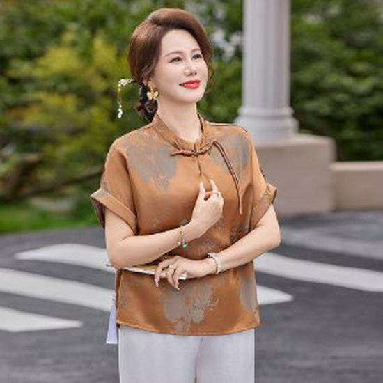 Stylish Summer T-shirt for Middle-Aged and Elderly Women - 2026 Loose Fit, Slimming Short Sleeve Top XL шампанского
Stylish Summer T-shirt for Middle-Aged and Elderly Women - 2026 Loose Fit, Slimming Short Sleeve Top XL шампанского