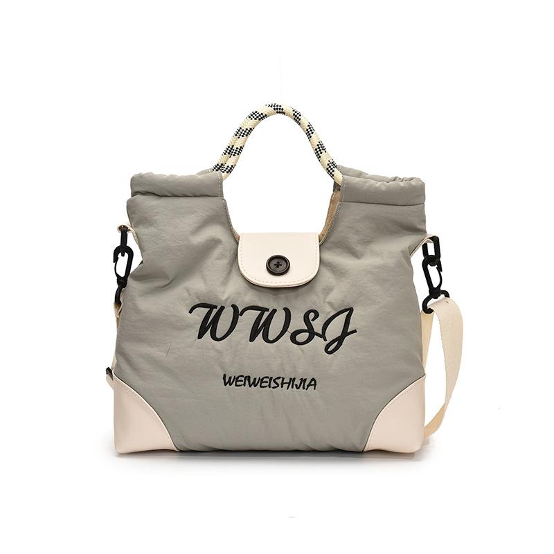 Female fresh, sweet and cute makeup bag, summer new messenger bag, premium texture handbag, shoulder bag. one size fits all світло-сірого кольору
Female fresh, sweet and cute makeup bag, summer new messenger bag, premium texture handbag, shoulder bag. one size fits all світло-сірого кольору