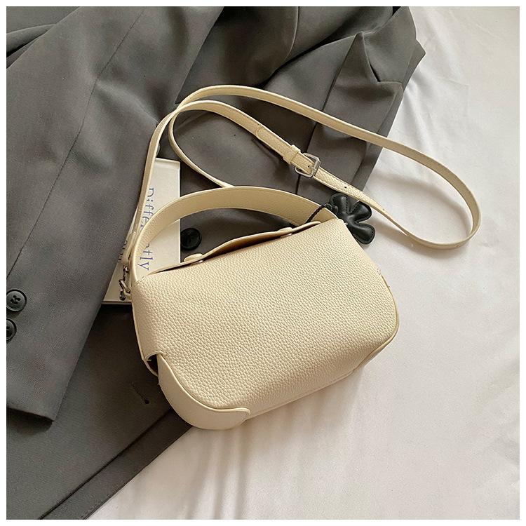 2025 new foreign style light go out handbag women lychee pattern niche design messenger bag fashionable and simple bag
2025 new foreign style light go out handbag women lychee pattern niche design messenger bag fashionable and simple bag
