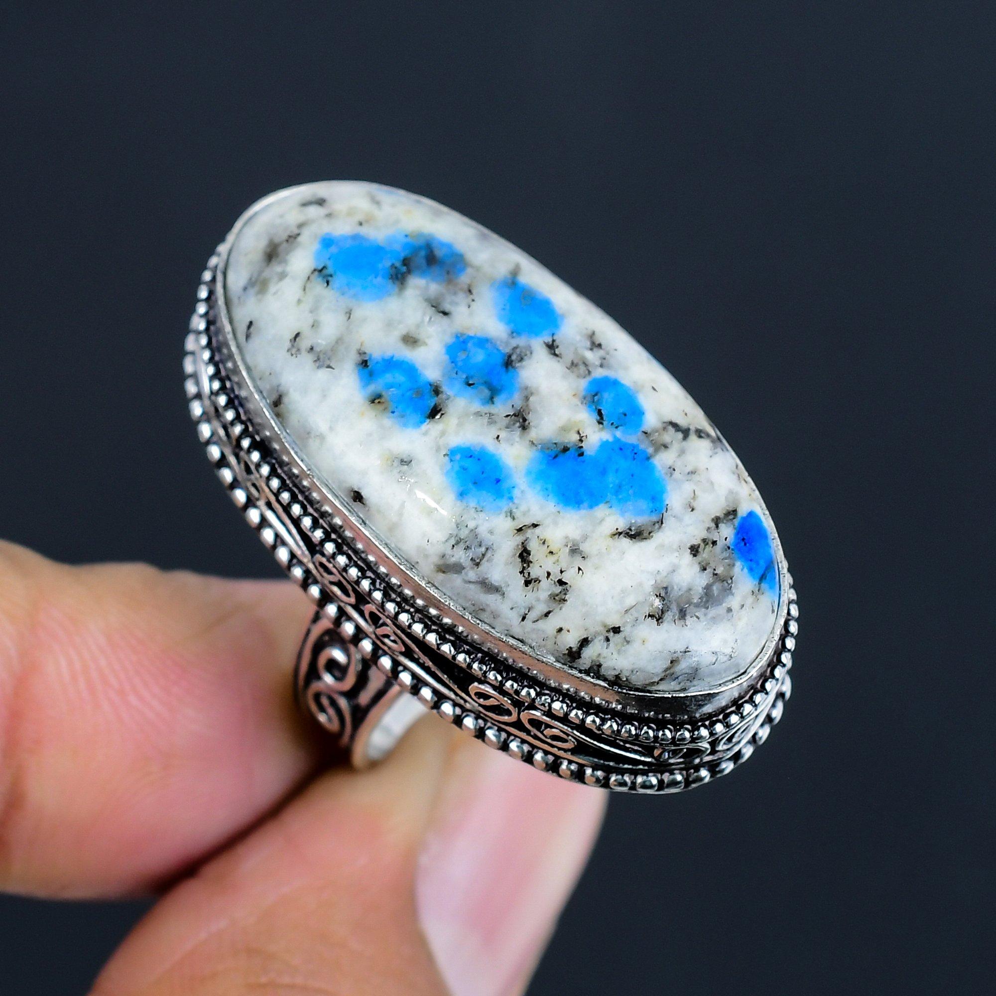 Винтажное ювелирное кольцо из серебра 925 пробы с драгоценным камнем K2 Azurite, размер 8,5 белый
Винтажное ювелирное кольцо из серебра 925 пробы с драгоценным камнем K2 Azurite, размер 8,5 белый