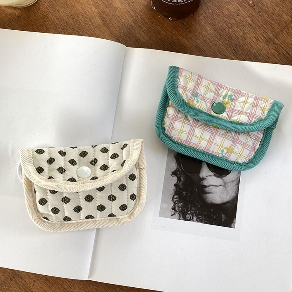 Love Heart Floral Coin Purse Stripe Mini Storage Bag Small Makeup Lipstick Bag Female/Girls beige-cherry
Love Heart Floral Coin Purse Stripe Mini Storage Bag Small Makeup Lipstick Bag Female/Girls beige-cherry