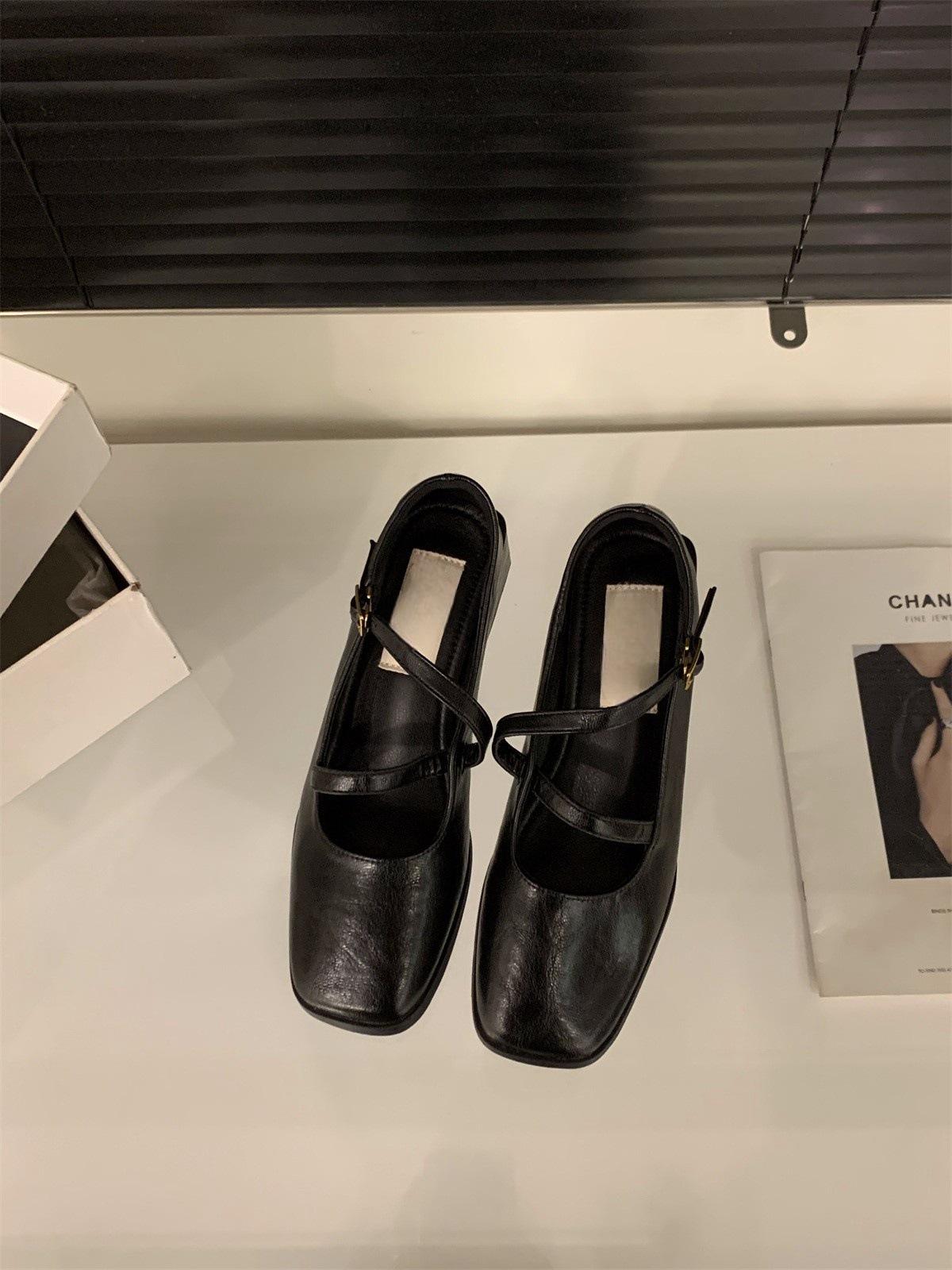 Нишевые черные туфли на высоком каблуке Мэри Джейн одинарные туфли женская обувь 2024 новые весенне-осенние с юбкой французские маленькие кожаные туфли 35 чёрный
Нишевые черные туфли на высоком каблуке Мэри Джейн одинарные туфли женская обувь 2024 новые весенне-осенние с юбкой французские маленькие кожаные туфли 35 чёрный