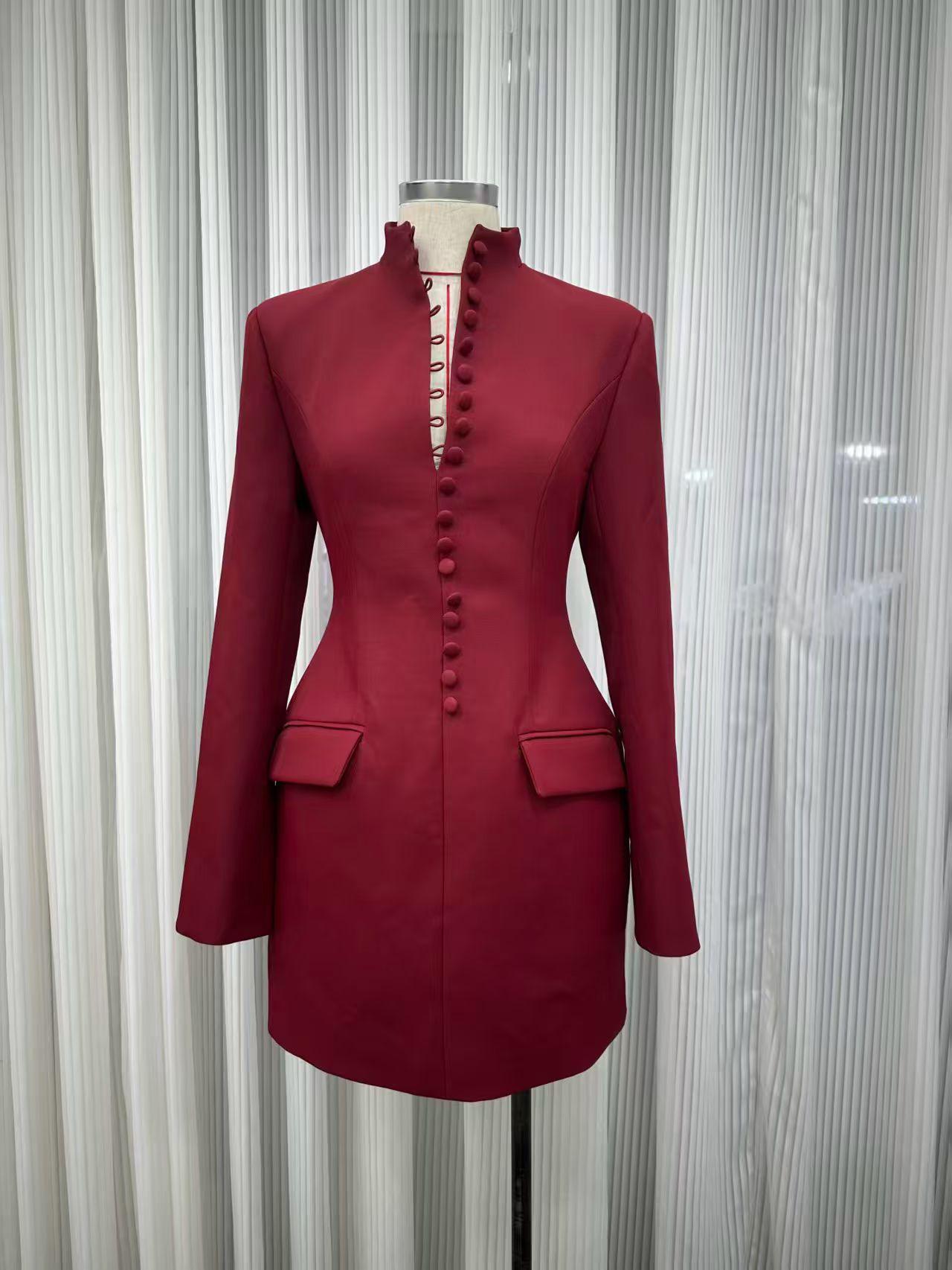 2026 Women s Solid Color Stand Collar Single-breasted Long Sleeve Suit Dress with Waist-Cinching Slimming Short Skirt - European American Style XL вина червоного кольору
2026 Women s Solid Color Stand Collar Single-breasted Long Sleeve Suit Dress with Waist-Cinching Slimming Short Skirt - European American Style XL вина червоного кольору