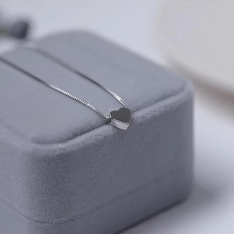 S925 Sterling Silver Heart Pendant Necklace for Women - Simple Clavicle Chain with Niche Design 925 Silver
S925 Sterling Silver Heart Pendant Necklace for Women - Simple Clavicle Chain with Niche Design 925 Silver