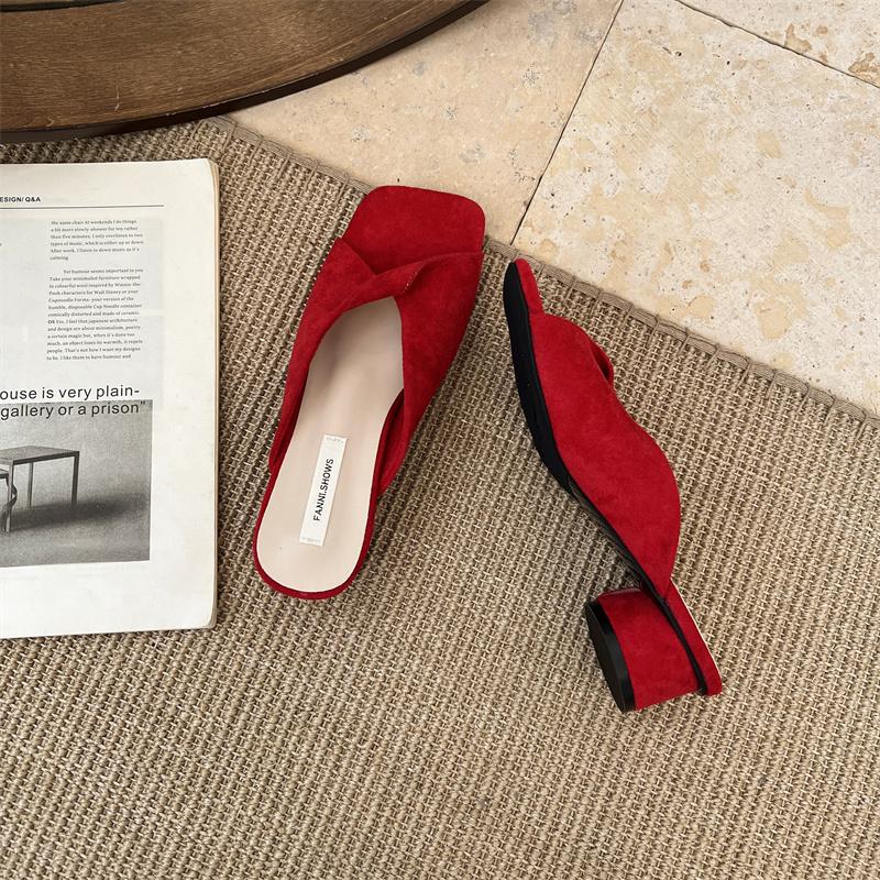 Летние женские шлепанцы с квадратным носком и толстым каблуком, модные шлепанцы с цветочным принтом для платья, женские уличные пляжные сандалии 39 красный
Летние женские шлепанцы с квадратным носком и толстым каблуком, модные шлепанцы с цветочным принтом для платья, женские уличные пляжные сандалии 39 красный