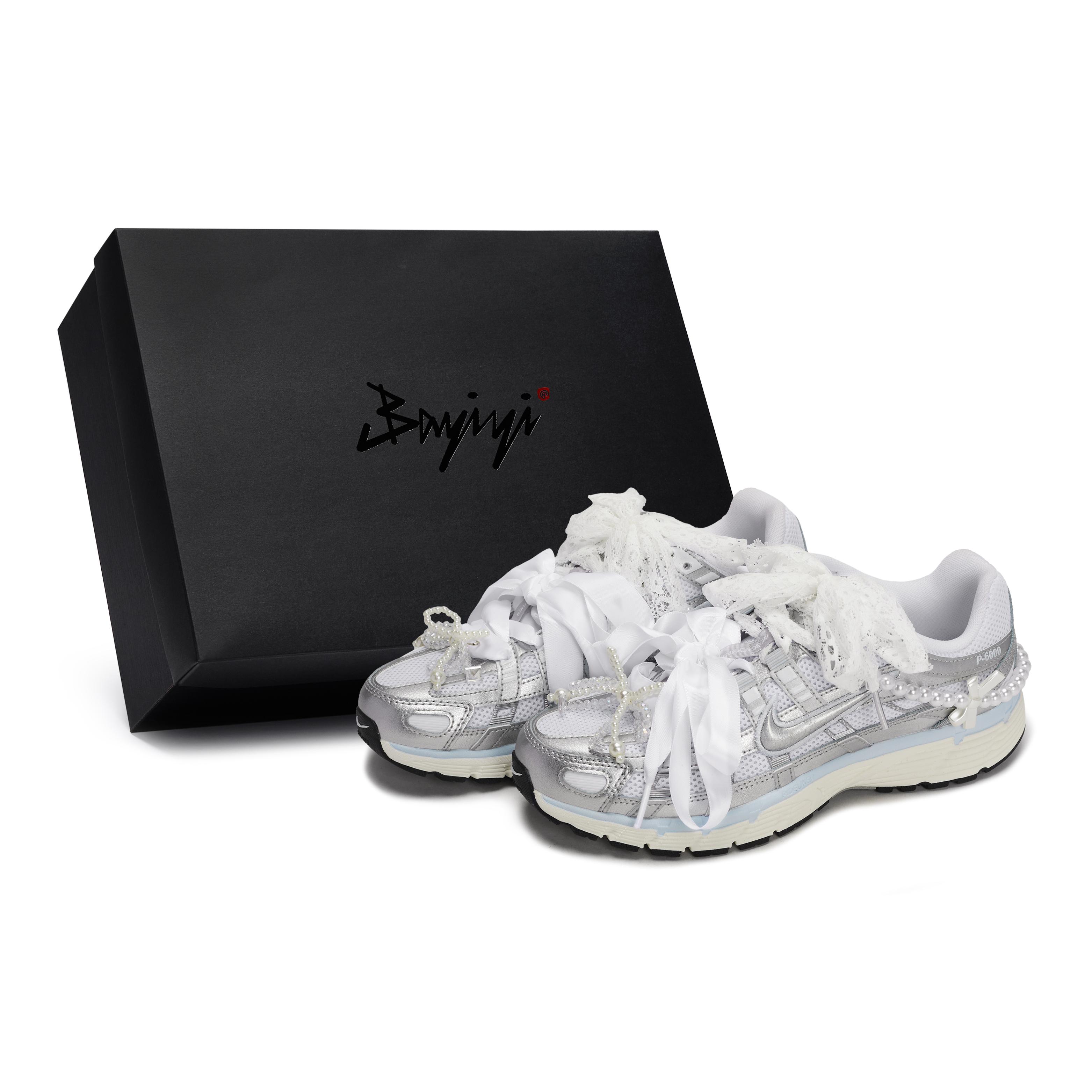 Nike P 6000 Low top Running Shoes Women s Silver White Blue BV1021-106(Team80-BOX) 36.5
Nike P 6000 Low top Running Shoes Women s Silver White Blue BV1021-106(Team80-BOX) 36.5