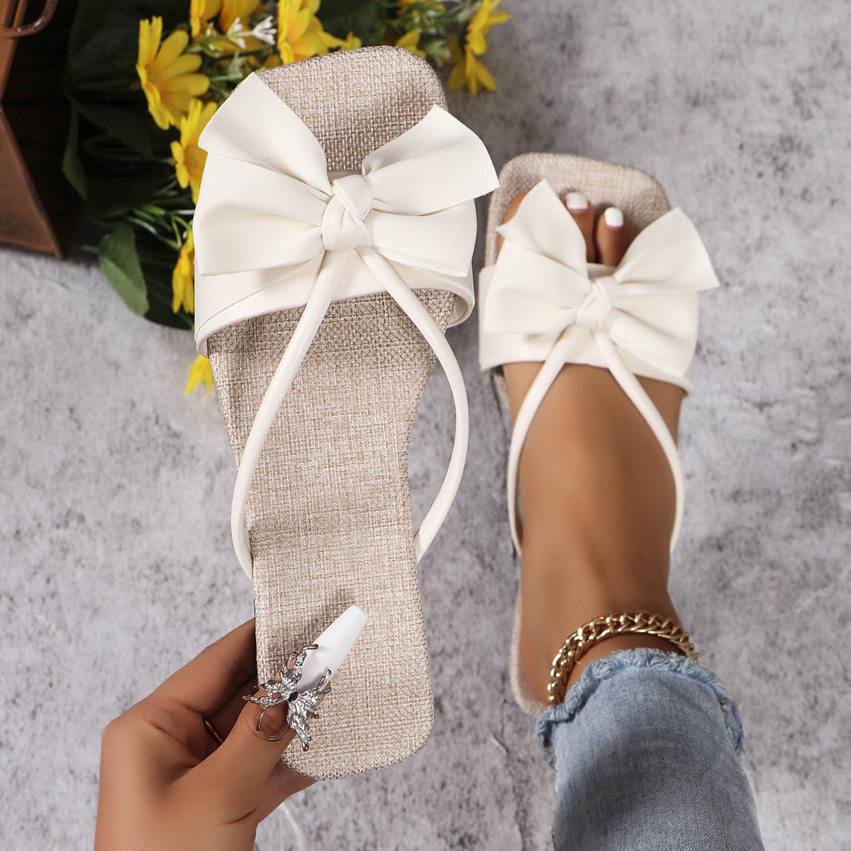 New French low-heeled large-size flip-flops for women wearing summer fairy wind soft-bottomed bow beach cool slippers 35 чорний
New French low-heeled large-size flip-flops for women wearing summer fairy wind soft-bottomed bow beach cool slippers 35 чорний