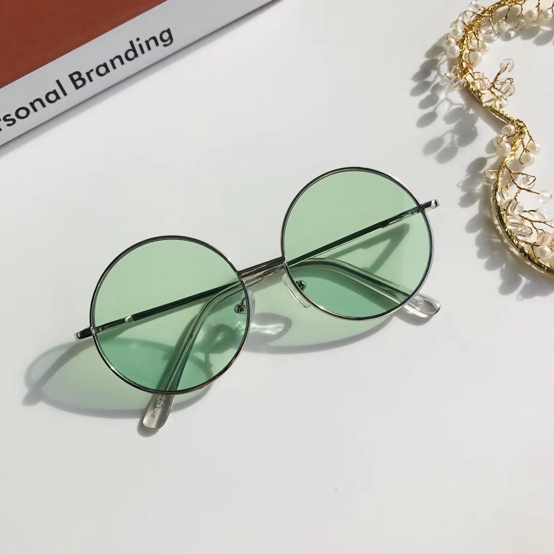 2025 Sunglasses new round frame Children s 2-8 years old baby glasses British style metal sunglasses sun visors зелений
2025 Sunglasses new round frame Children s 2-8 years old baby glasses British style metal sunglasses sun visors зелений