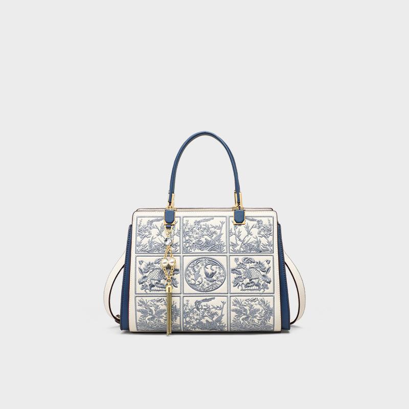 Gift handbag bag new women s bag middle-aged women s wedding bag atmospheric embroidery leather mother bag синий
Gift handbag bag new women s bag middle-aged women s wedding bag atmospheric embroidery leather mother bag синий