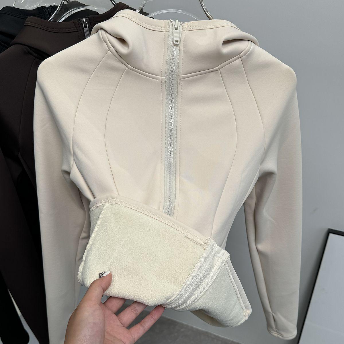 Autumn Winter Slim Fit Warm Fleece Jacket Women High Neck Hoodie Sports Jacket Yoga Top Running Gym Wear Casual Activewear Clothes XL коричневий
Autumn Winter Slim Fit Warm Fleece Jacket Women High Neck Hoodie Sports Jacket Yoga Top Running Gym Wear Casual Activewear Clothes XL коричневий