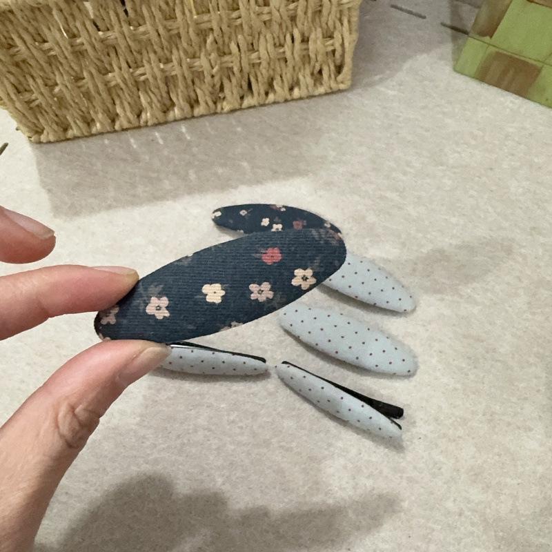 Polka Dot & Plaid Cotton Hair Clip with Cartoon Patch - Korean Style Girls Headdress.
Polka Dot & Plaid Cotton Hair Clip with Cartoon Patch - Korean Style Girls Headdress.