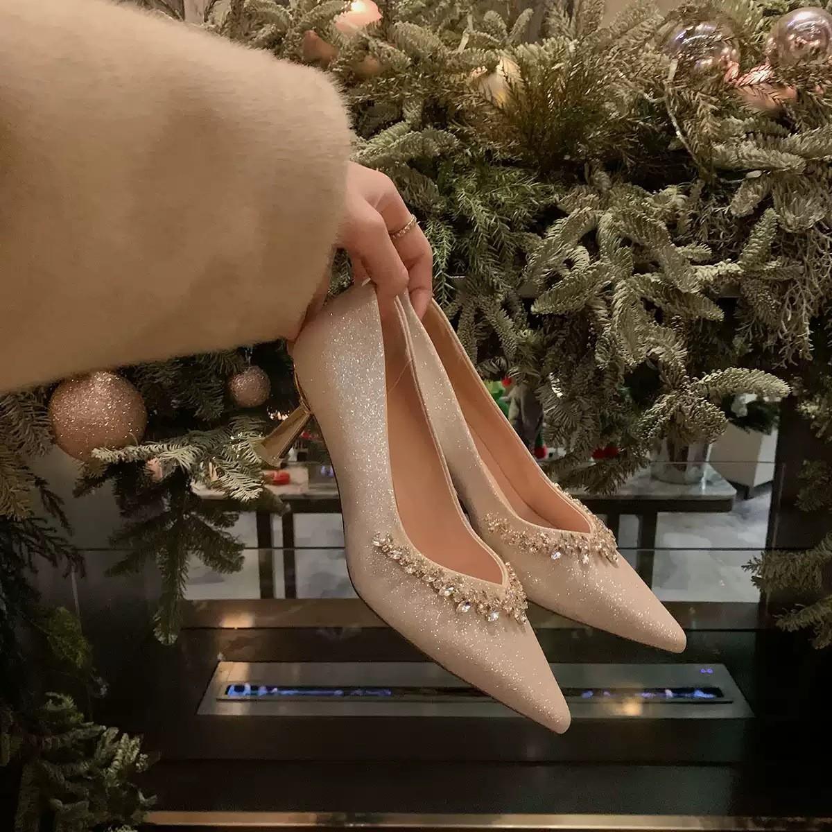 Grape mother of the same style~ Sparkling rhinestone French temperament small pointed head thin heel shallow mouth wedding shoes high heels women 34
Grape mother of the same style~ Sparkling rhinestone French temperament small pointed head thin heel shallow mouth wedding shoes high heels women 34