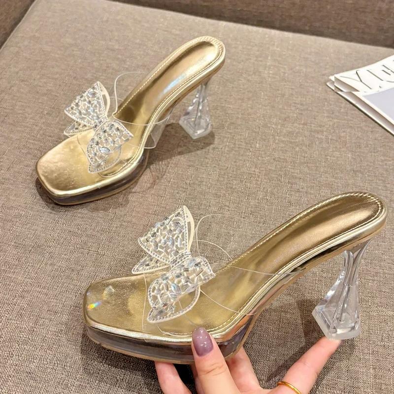 Женские тапочки Eilyken Gold Silver Square Toe Butterfly-knot из ПВХ, прозрачные босоножки на высоком каблуке, сексуальные туфли для выпускного вечера 35 золотой
Женские тапочки Eilyken Gold Silver Square Toe Butterfly-knot из ПВХ, прозрачные босоножки на высоком каблуке, сексуальные туфли для выпускного вечера 35 золотой