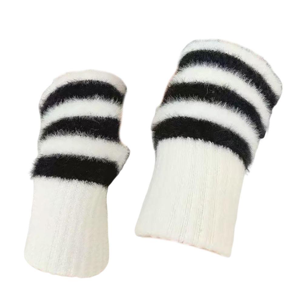 Twist Design Half Finger Gloves Soft Plush Knitted Gloves Fingerless Mittens Kawaii Style чорний/білий
Twist Design Half Finger Gloves Soft Plush Knitted Gloves Fingerless Mittens Kawaii Style чорний/білий
