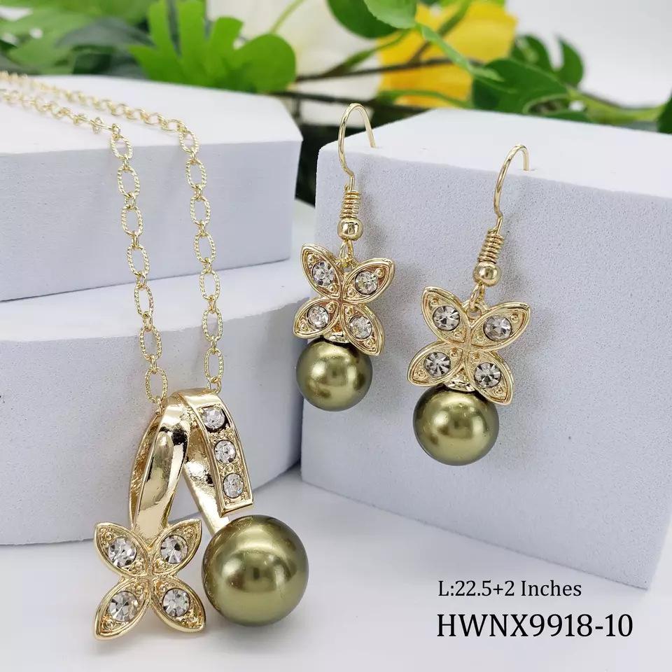 Dainty Gold Plated Hawaiian Four Clover Zircon Earring Necklace Samoan Polynesian Zircon Set 55cm
Dainty Gold Plated Hawaiian Four Clover Zircon Earring Necklace Samoan Polynesian Zircon Set 55cm