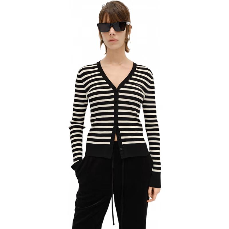 MO&Co. Кардиган трикотажный в полоску с V-образным вырезом серии C+ M 165
MO&Co. Кардиган трикотажный в полоску с V-образным вырезом серии C+ M 165