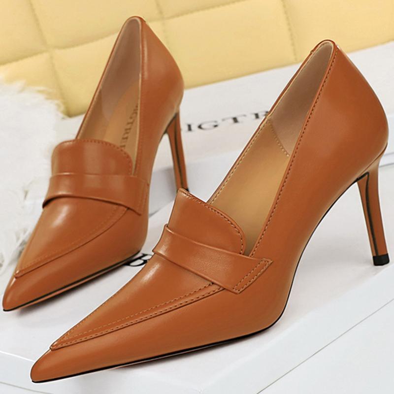 Elegant Women 8cm High Heels Pumps Wedding Bridal Classic Leather Retro Slip On Heels Lady Brown Black Office Lolita Party Shoes 40 чёрный
Elegant Women 8cm High Heels Pumps Wedding Bridal Classic Leather Retro Slip On Heels Lady Brown Black Office Lolita Party Shoes 40 чёрный