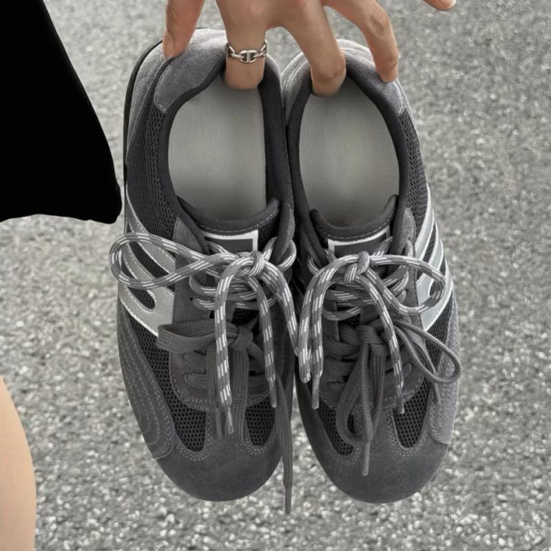 Женские серые кроссовки в стиле ретро для гонок из натуральной кожи (2025) - Кеды на плоской подошве «Форрест Гамп» 37 серый
Женские серые кроссовки в стиле ретро для гонок из натуральной кожи (2025) - Кеды на плоской подошве «Форрест Гамп» 37 серый