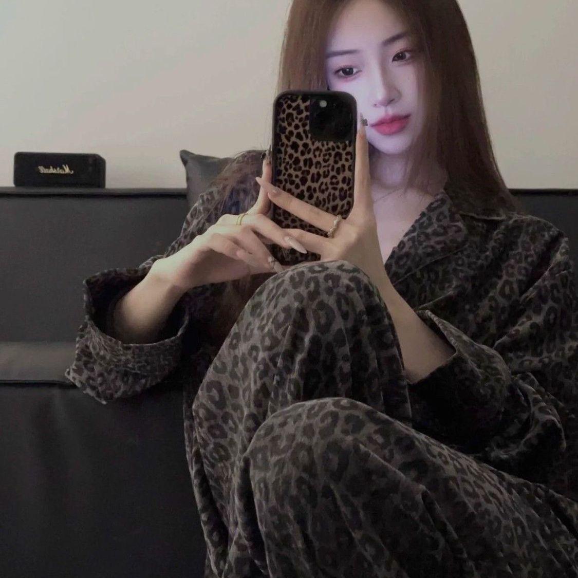 Leopard Print Pajama Set: Women s Stylish Cardigan, Long Sleeve, Casual Home Wear for Spring & Autumn M for 70-100 lbs
Leopard Print Pajama Set: Women s Stylish Cardigan, Long Sleeve, Casual Home Wear for Spring & Autumn M for 70-100 lbs