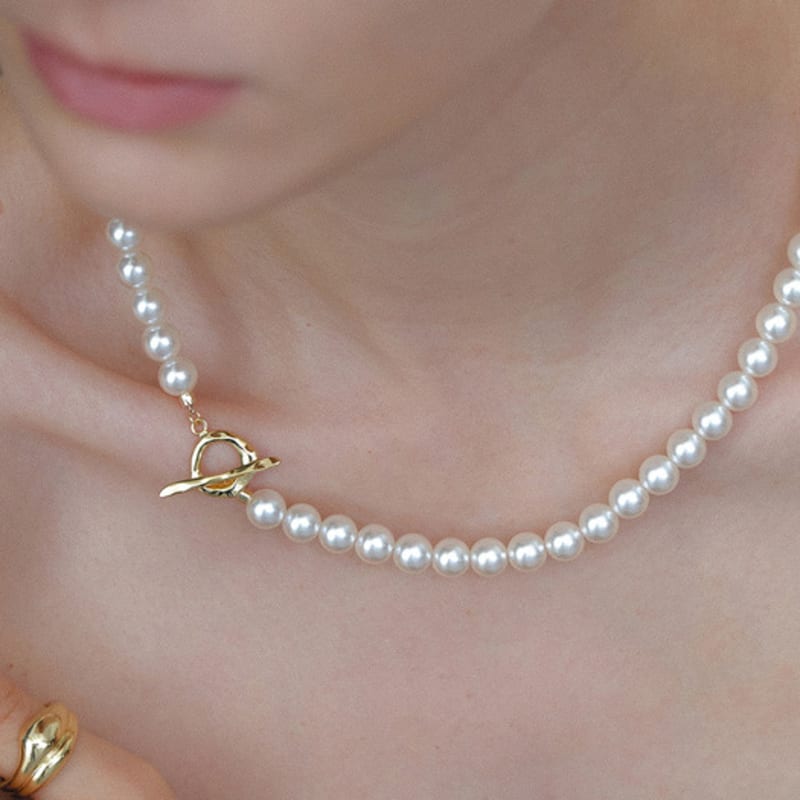 leeENoir Wave Toggle Pearl Necklace (6mm/8mm)(2color) SILVER
leeENoir Wave Toggle Pearl Necklace (6mm/8mm)(2color) SILVER