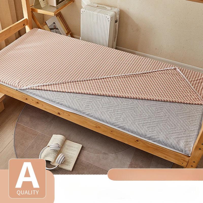 Fully Enclosed Double-sided Zipper Mattress Protective Cover Made of Cotton and Washed Cotton for Student Dormitories 90x190cm
Fully Enclosed Double-sided Zipper Mattress Protective Cover Made of Cotton and Washed Cotton for Student Dormitories 90x190cm