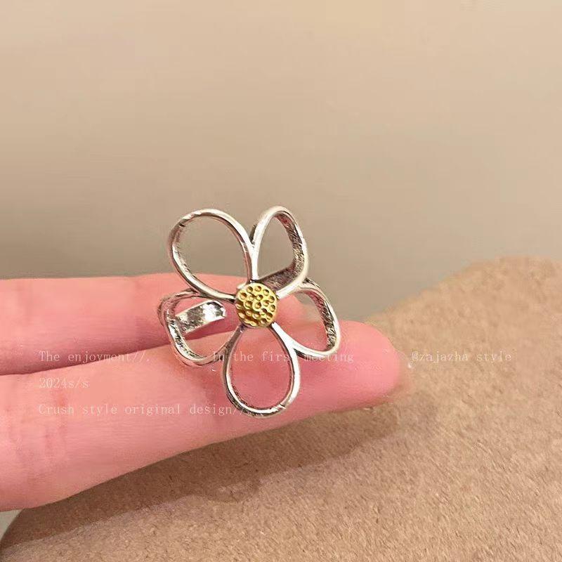 Retro Daisy Flower Ring, Female Stacked Wearing Niche Design Exaggerated Index Finger Ring, High-End Feeling Huge Good-Looking Ring Accessories copper
Retro Daisy Flower Ring, Female Stacked Wearing Niche Design Exaggerated Index Finger Ring, High-End Feeling Huge Good-Looking Ring Accessories copper