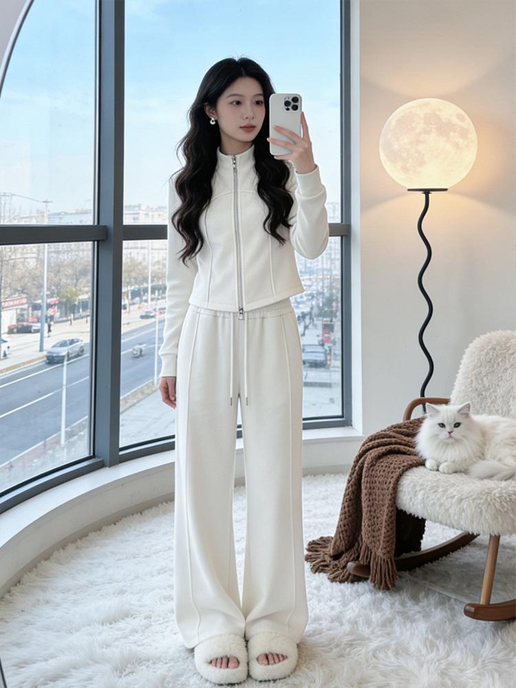 Women s White Slim Fit Cardigan & Wide-Leg Pants Set - Spring Casual Sportswear M
Women s White Slim Fit Cardigan & Wide-Leg Pants Set - Spring Casual Sportswear M
