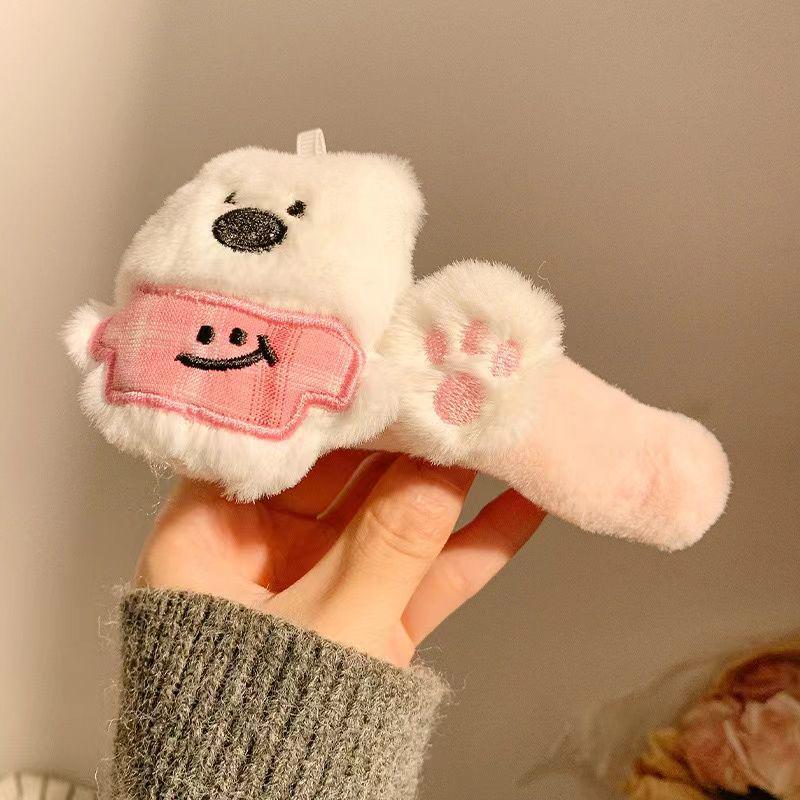 Snowy Bear Plush Hair Clip for Women - Large Duckbill Clip for Autumn/Winter
Snowy Bear Plush Hair Clip for Women - Large Duckbill Clip for Autumn/Winter