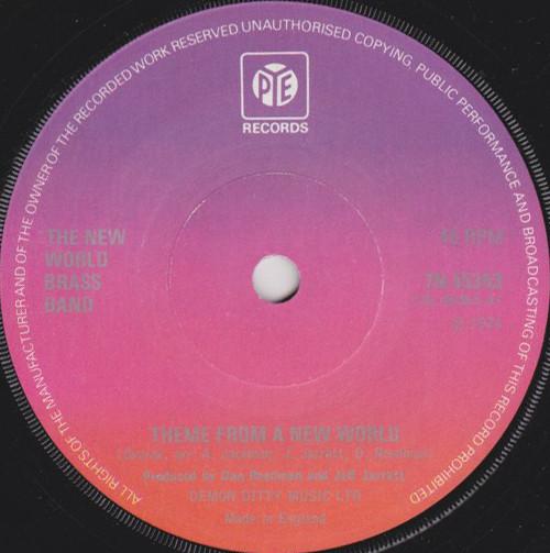 7-дюймовая пластинка NEW WORLD BRASS BAND Тема из Нового мира 7N45353 Pye Records 1974 Великобритания Военное использование
7-дюймовая пластинка NEW WORLD BRASS BAND Тема из Нового мира 7N45353 Pye Records 1974 Великобритания Военное использование