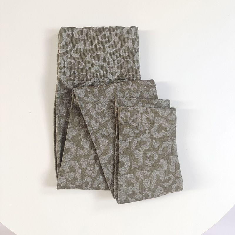 Camouflage Leopard Print Seamless High-Waist Butt-Lifting Yoga Pants for Women - Quick-Drying Elastic Fitness & Running Wear. Small оливковий
Camouflage Leopard Print Seamless High-Waist Butt-Lifting Yoga Pants for Women - Quick-Drying Elastic Fitness & Running Wear. Small оливковий