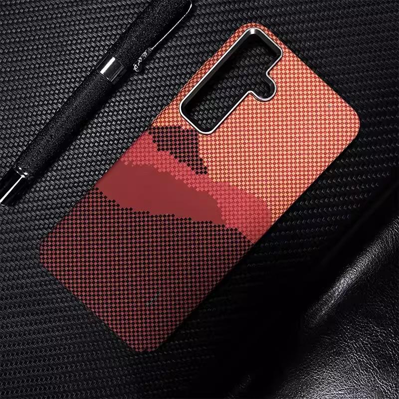 Suitable For S24Ultra Luminous Magnetic Phone Case S23PLUS Kevlar Texture S24 All Inclusive Protective Cover S23 alizarin темно-червоний колір
Suitable For S24Ultra Luminous Magnetic Phone Case S23PLUS Kevlar Texture S24 All Inclusive Protective Cover S23 alizarin темно-червоний колір