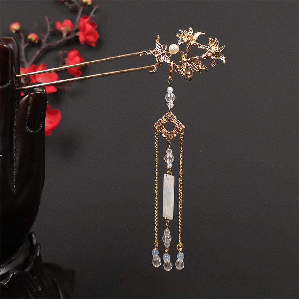 Headdress Chinese Bridal Butterfly Crystal Flower Hair Sticks Tassel Tassel Hairpin Plate Hair Fork I
Headdress Chinese Bridal Butterfly Crystal Flower Hair Sticks Tassel Tassel Hairpin Plate Hair Fork I