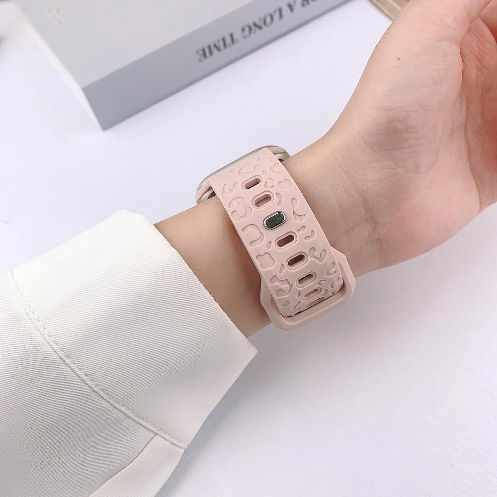 Silicone Band for Apple Watch Series 10 Ultra 9 8 7 SE 6 5 4 3 2 1 46mm 49mm 45mm 44mm 42mm Concave Leopard Texture Watch Strap Light Purple
Silicone Band for Apple Watch Series 10 Ultra 9 8 7 SE 6 5 4 3 2 1 46mm 49mm 45mm 44mm 42mm Concave Leopard Texture Watch Strap Light Purple