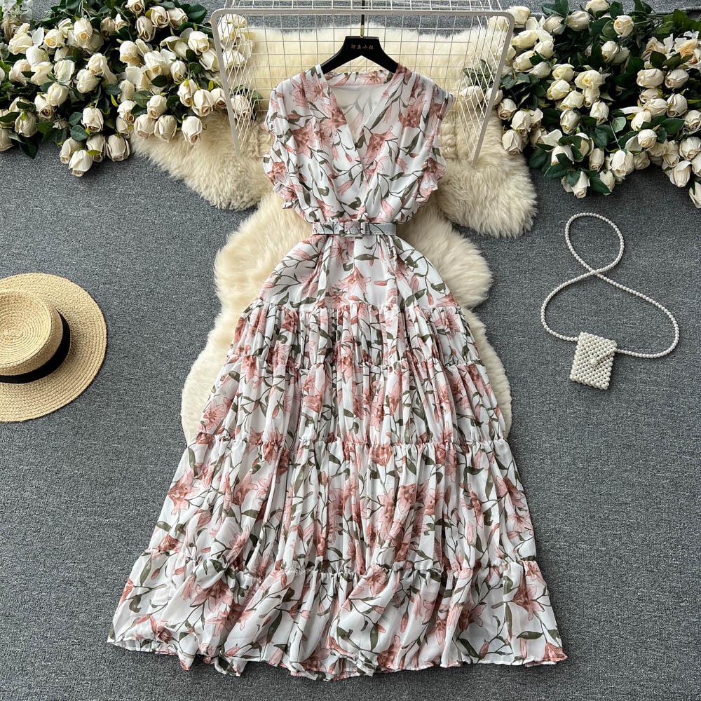 Women s French Retro Floral Print Sleeveless V-Neck Dress - Chic Summer Style, Light Luxury, Long Skirt One Size білий
Women s French Retro Floral Print Sleeveless V-Neck Dress - Chic Summer Style, Light Luxury, Long Skirt One Size білий