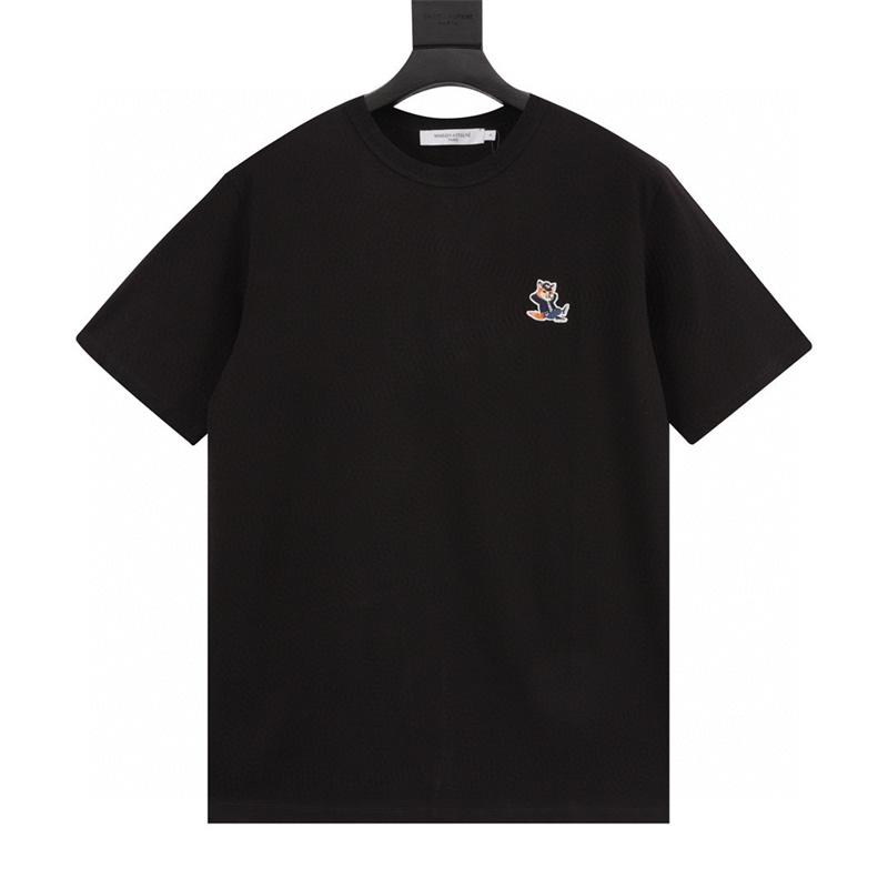 T-shirt with print L
T-shirt with print L