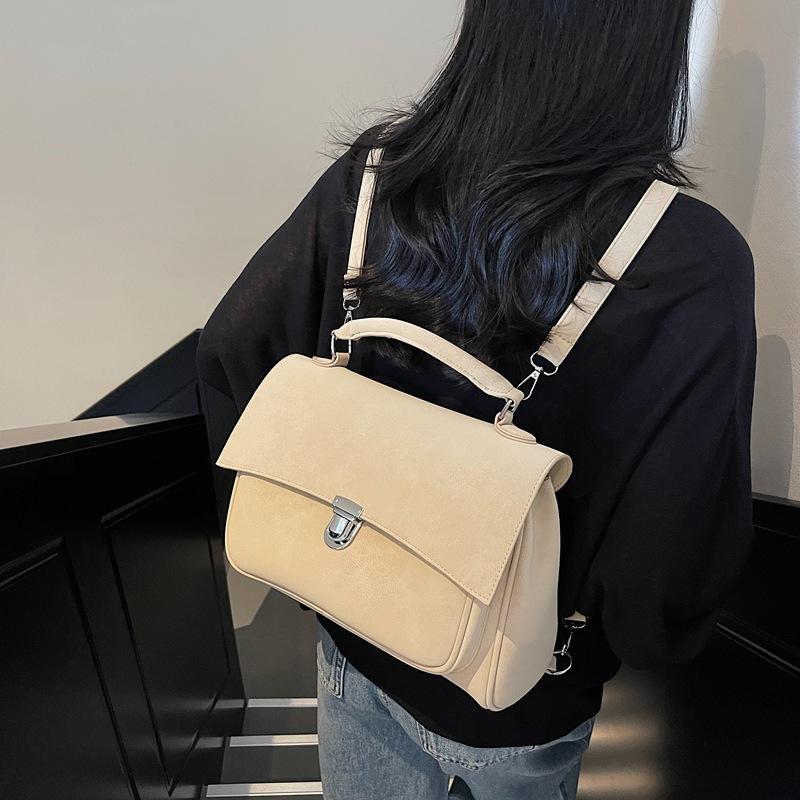 Leisure college style briefcase women s 2025 new fashion backpack versatile handbag 30*10*20 чёрный
Leisure college style briefcase women s 2025 new fashion backpack versatile handbag 30*10*20 чёрный