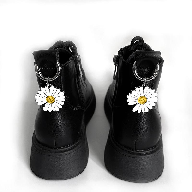 2pcs Daisy Flower Shoe Buckle Design Sunflower Boots Accessory Detachable Pendant Metal Shoe Pendant Boots Heel Decoration Gifts
2pcs Daisy Flower Shoe Buckle Design Sunflower Boots Accessory Detachable Pendant Metal Shoe Pendant Boots Heel Decoration Gifts