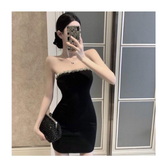 Retro Chic Rhinestone One-Shoulder Strapless Black Dress - Hip-Hugging and Stylish for Spring/Summer Extra Large чорний
Retro Chic Rhinestone One-Shoulder Strapless Black Dress - Hip-Hugging and Stylish for Spring/Summer Extra Large чорний
