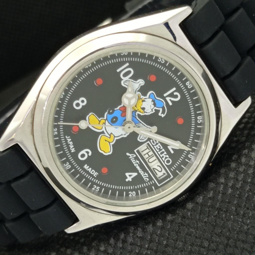 USED VINTAGE SEIKO CARTOON DIAL AUTO 7S26A JAPAN MENS BLACK WATCH 583b-a306414-2 SKU583b-a306414
USED VINTAGE SEIKO CARTOON DIAL AUTO 7S26A JAPAN MENS BLACK WATCH 583b-a306414-2 SKU583b-a306414