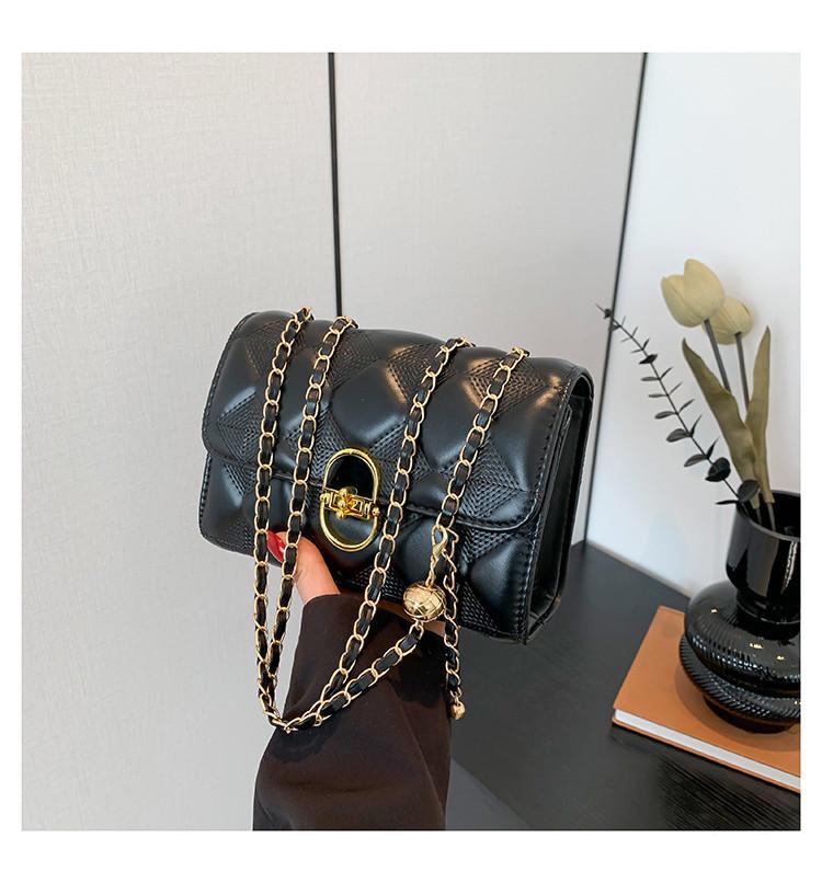 New 2024 Fashionable Embossed Diamond Grid Embroidery Thread Women s Shoulder Bag
New 2024 Fashionable Embossed Diamond Grid Embroidery Thread Women s Shoulder Bag