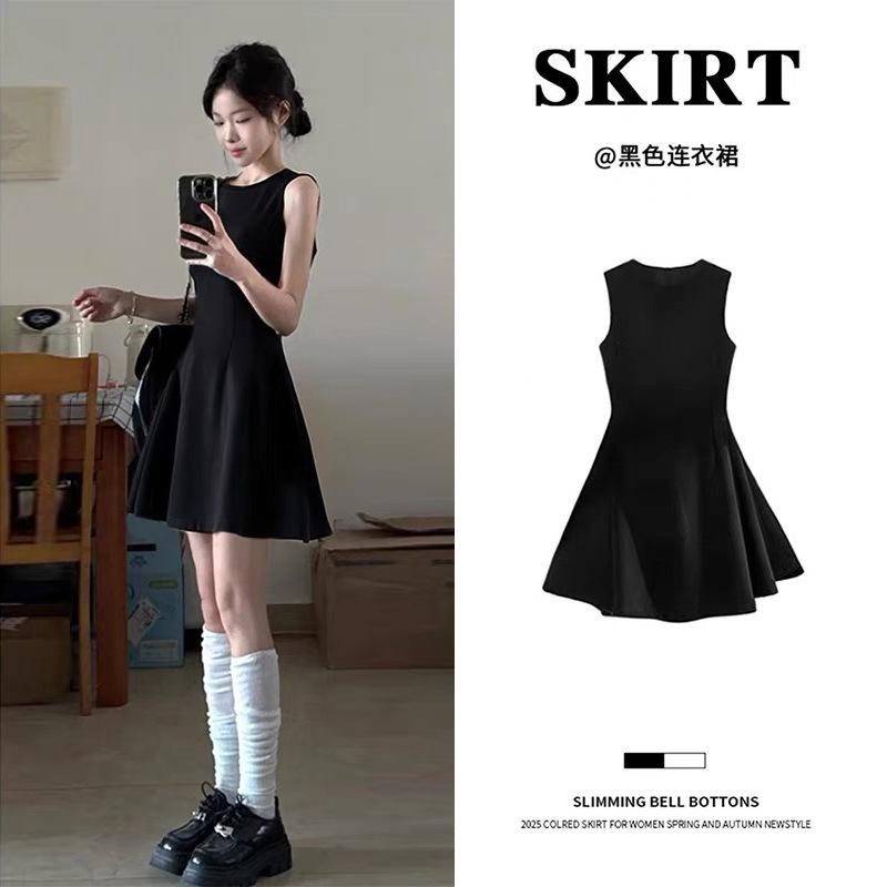 Black sleeveless dress women s new summer beautiful slim waist a word small black dress short skirt 2XL чорний
Black sleeveless dress women s new summer beautiful slim waist a word small black dress short skirt 2XL чорний
