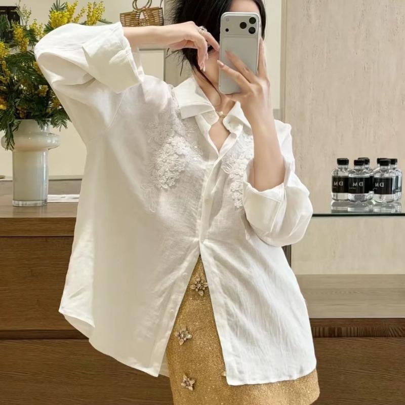 Womens White Floral Embroidered Loose Long-Sleeve Button-Down Shirt S белый
Womens White Floral Embroidered Loose Long-Sleeve Button-Down Shirt S белый
