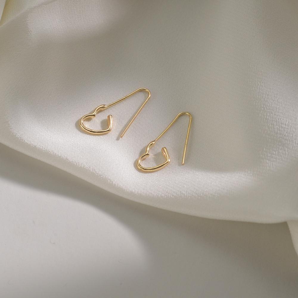 Clear Ice Cube Earrings Geometry Unusual Drop Earrings for Girl Korean Fashion Jewelry Luxury Accessories for Women s Party
Clear Ice Cube Earrings Geometry Unusual Drop Earrings for Girl Korean Fashion Jewelry Luxury Accessories for Women s Party