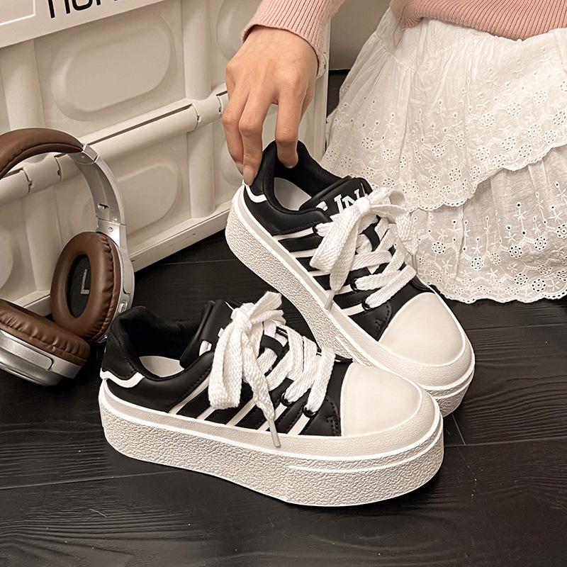 Niche platform white shoes women s leather board shoes women s 2025 new bread shoes muffin height increase shorty music sports 40 чёрный
Niche platform white shoes women s leather board shoes women s 2025 new bread shoes muffin height increase shorty music sports 40 чёрный