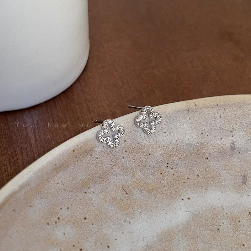 Silver Needle Delicate Earrings Women s New Year s Ear Hole Earrings Sleeping Free Small Versatile Ear Jewelry
Silver Needle Delicate Earrings Women s New Year s Ear Hole Earrings Sleeping Free Small Versatile Ear Jewelry