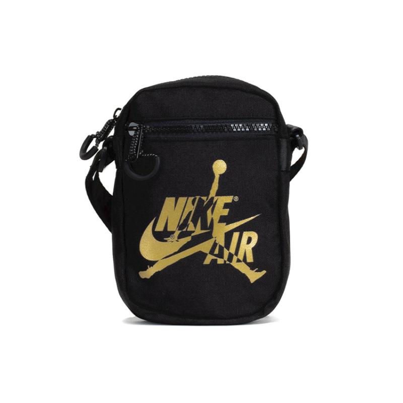 Jordan Polyester Cell Phone Pouch Shoulder Bag Crossbody Bag Mini Unisex Black Gold Logo Jordan 9A0314-429
Jordan Polyester Cell Phone Pouch Shoulder Bag Crossbody Bag Mini Unisex Black Gold Logo Jordan 9A0314-429