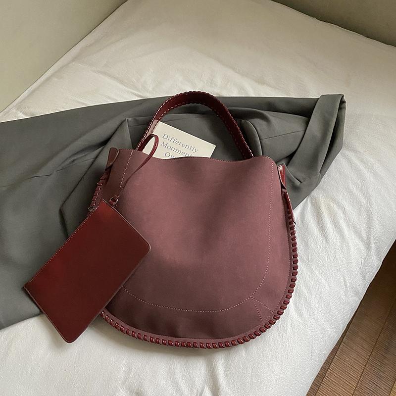 2025 Autumn Winter Female Commute Shoulder Bag With Coin Purse Retro Suede Leather Handbag Fashion Lady Clutch Bag Big Totes 50cm)) вина червоного кольору
2025 Autumn Winter Female Commute Shoulder Bag With Coin Purse Retro Suede Leather Handbag Fashion Lady Clutch Bag Big Totes 50cm)) вина червоного кольору
